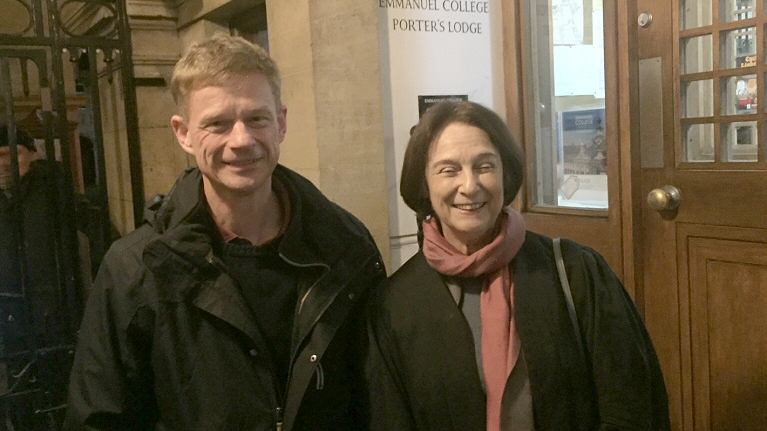Martin Bøgsted sammen med Sylvia Richardson på vej til Fellows Dinner