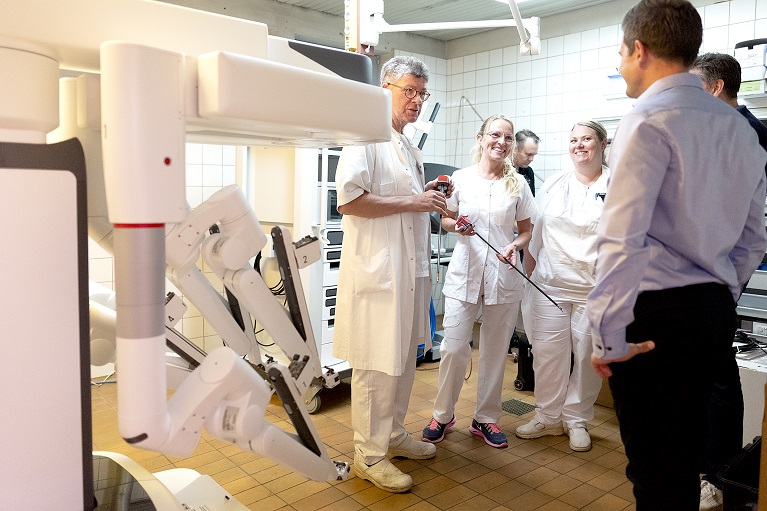 Ny operationsrobot til Aalborg Universitetshospital