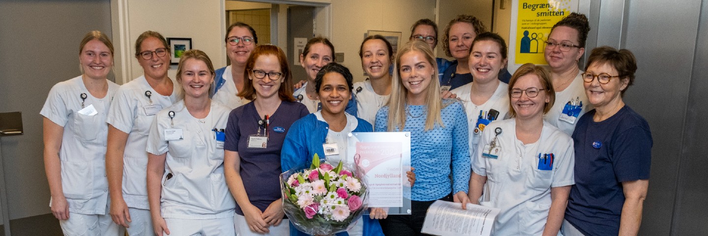 Glade vindere af Sygeplejestuderendes Praktikpris 2022. Foto: Dansk Sygeplejeråd/Carsten Lorentzen