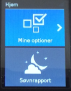 Sk&aelig;rm med teksten "hjem" &oslash;verst. Herunder et lysebl&aring;t felt med teksten "mine optioner" og nederst et m&oslash;rkebl&aring;t felt med teksten "s&oslash;vnrapport"
