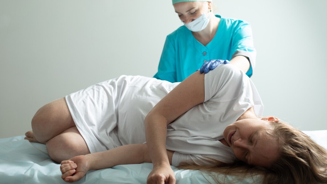 Et billede, der indeholder person, indendørs, Ansigt, tøj
Automatisk genereret beskrivelse